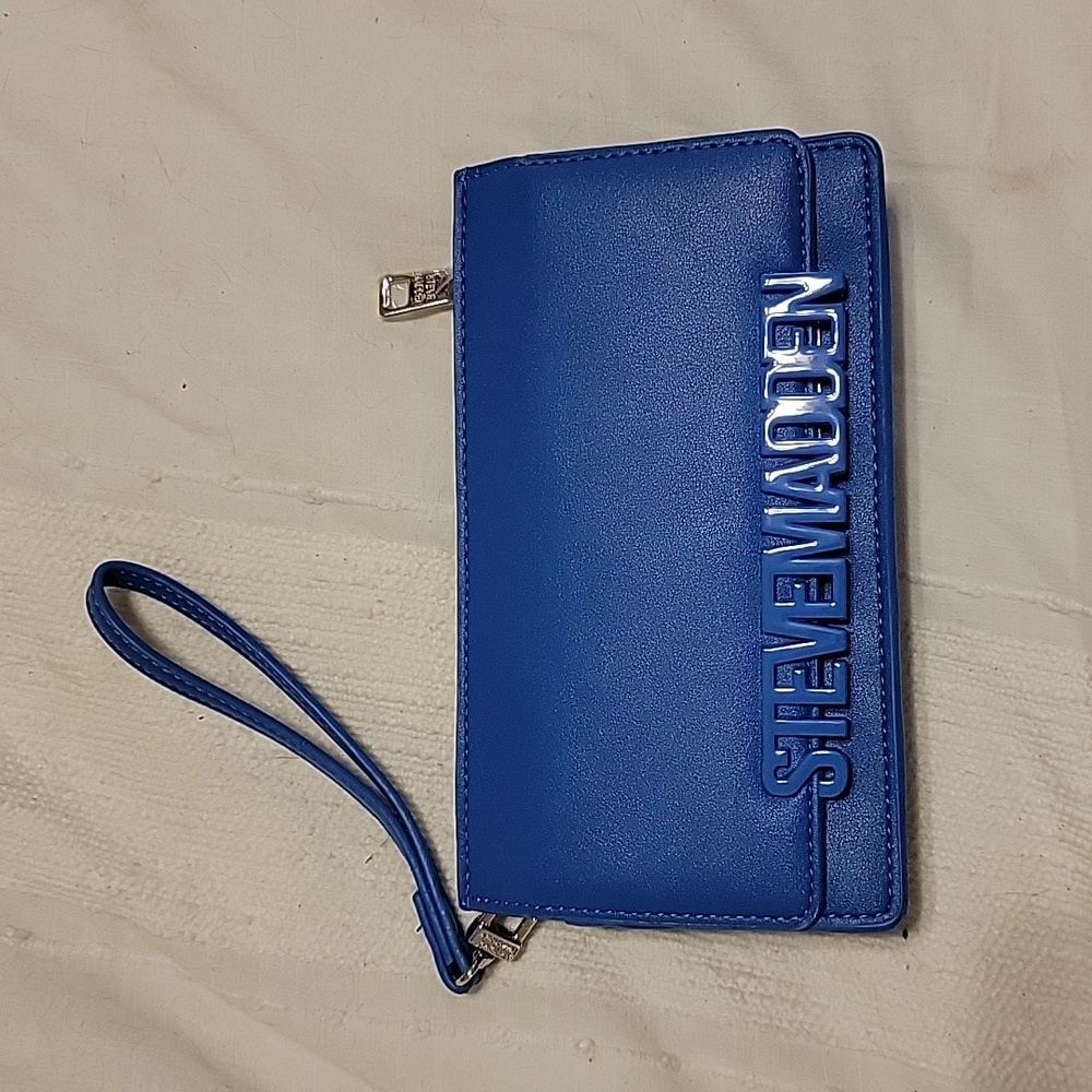 Steve Madden Wristlet